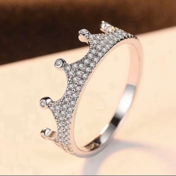 Solid 925 Sterling Silver Crown Ring - Picture 1 of 7